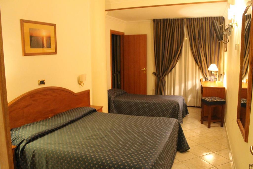 Hr Hotel & Spa Piano di Sorrento Zimmer foto